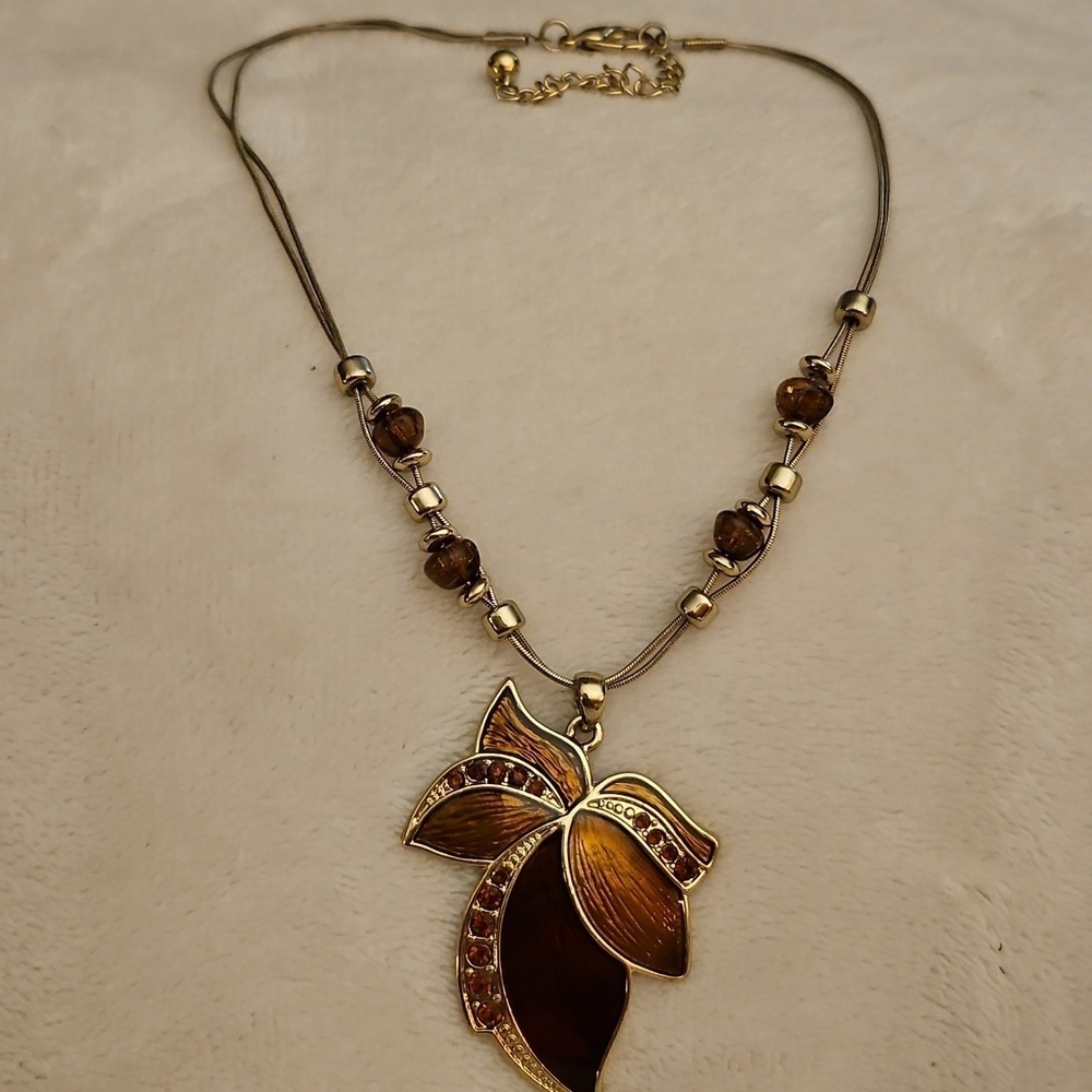 Vtg KENNETH COLE Caramel Enamel Leaf Pendant Double Snake Chain Beaded Necklace - Picture 2 of 7